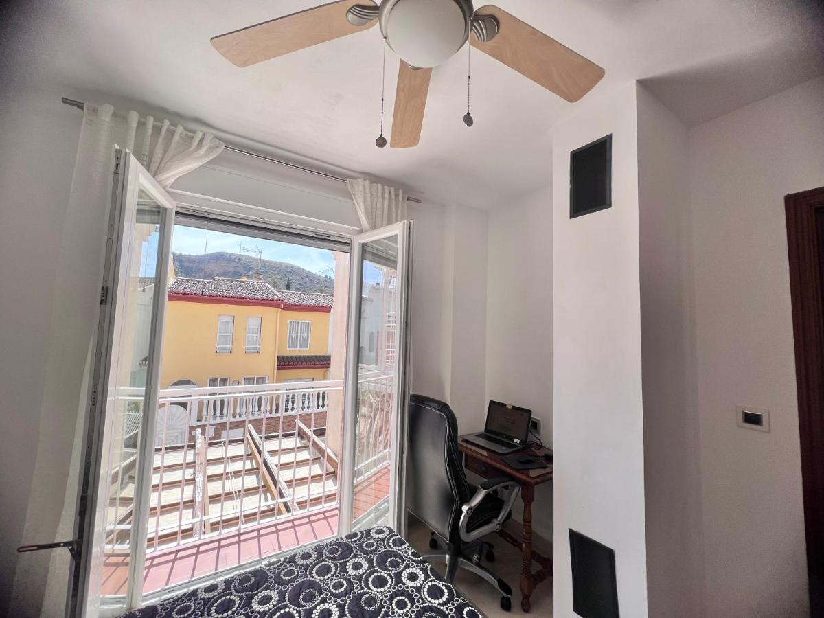 Apartmán Casa Ideal Familias Y Grupos Con Balcones Exterior Soleada Patios Cerca Alhambra, Sierra Nevada, Rio Genil, Lancha Del Genil, Parque Llano Y Reloj Del Sol Con Barbacoas, Campo De Futbol, Circuito Gimnasia Granada Exteriér fotografie