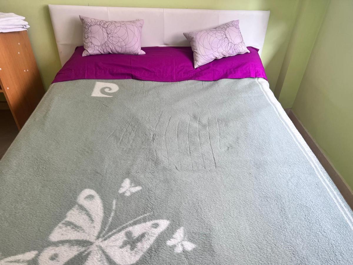Apartmán Casa Ideal Familias Y Grupos Con Balcones Exterior Soleada Patios Cerca Alhambra, Sierra Nevada, Rio Genil, Lancha Del Genil, Parque Llano Y Reloj Del Sol Con Barbacoas, Campo De Futbol, Circuito Gimnasia Granada Exteriér fotografie