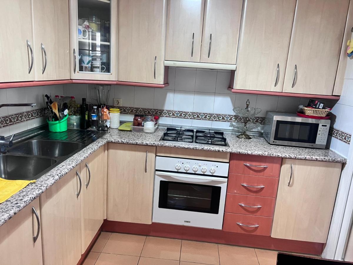 Apartmán Casa Ideal Familias Y Grupos Con Balcones Exterior Soleada Patios Cerca Alhambra, Sierra Nevada, Rio Genil, Lancha Del Genil, Parque Llano Y Reloj Del Sol Con Barbacoas, Campo De Futbol, Circuito Gimnasia Granada Exteriér fotografie