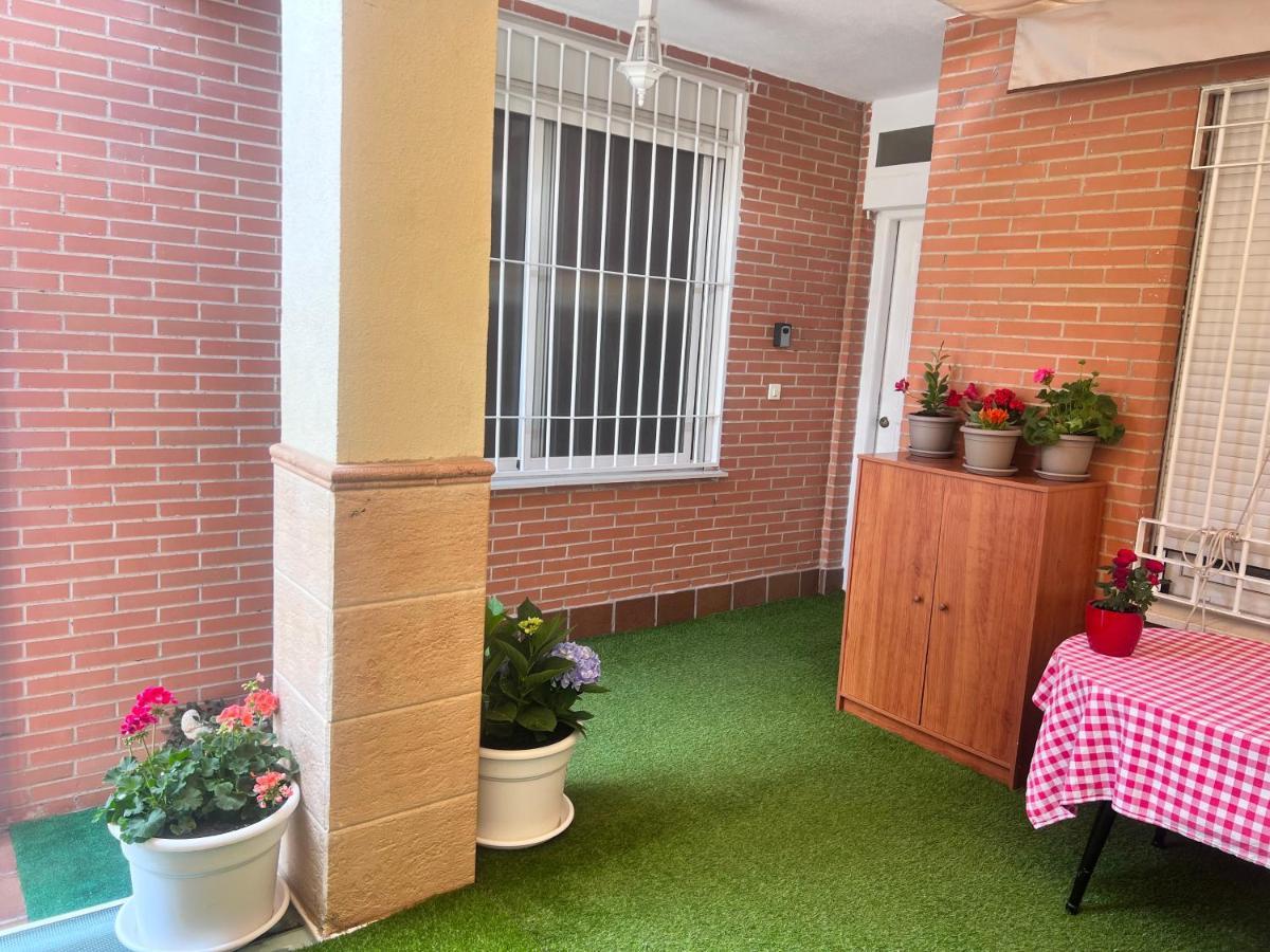 Apartmán Casa Ideal Familias Y Grupos Con Balcones Exterior Soleada Patios Cerca Alhambra, Sierra Nevada, Rio Genil, Lancha Del Genil, Parque Llano Y Reloj Del Sol Con Barbacoas, Campo De Futbol, Circuito Gimnasia Granada Exteriér fotografie